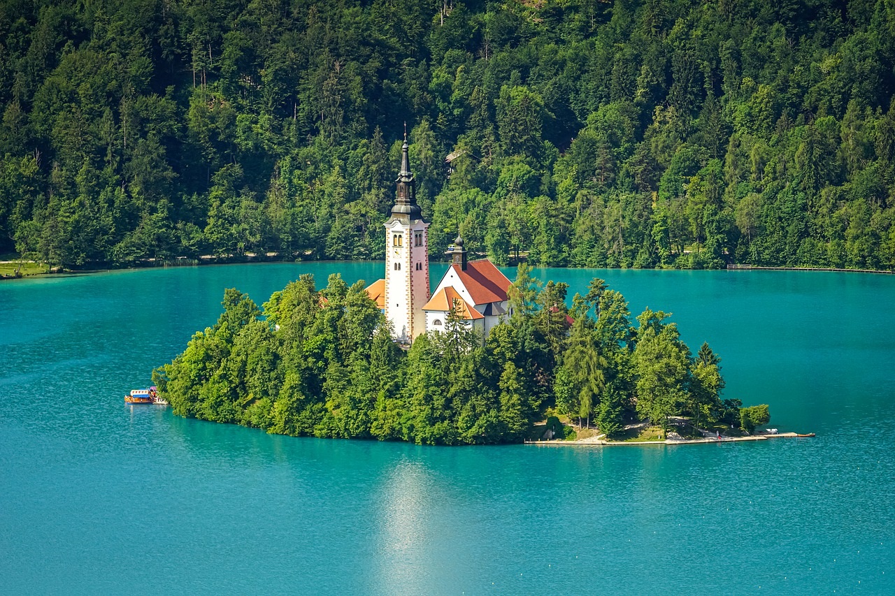 lake bled 4306536 1280